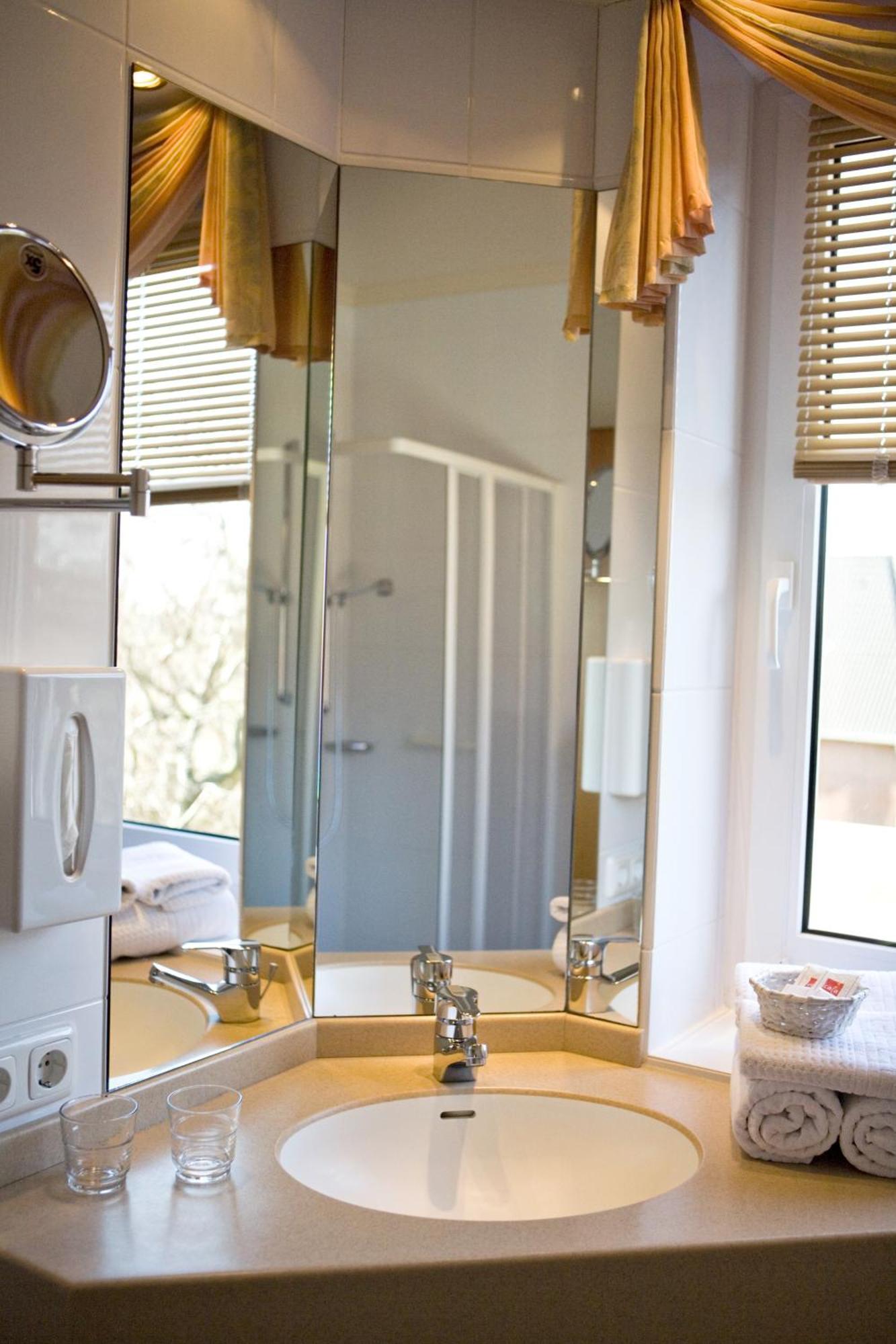 Hotel Neuwarft Dagebuell Ngoại thất bức ảnh
